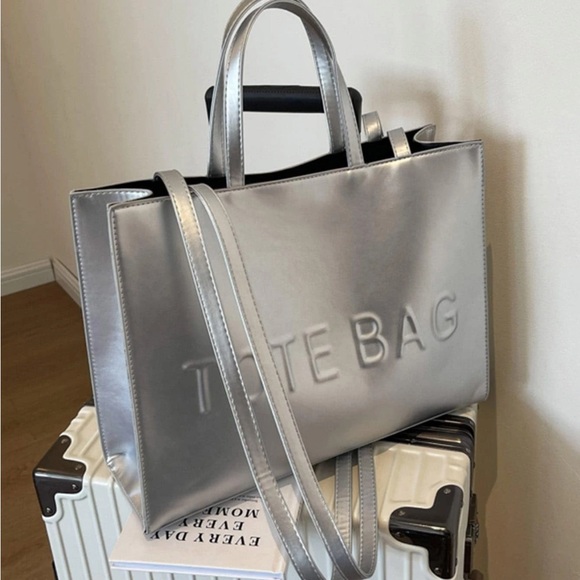 Leather Tote Bag With Pure Color & Letter Design - Picture 7 of 9